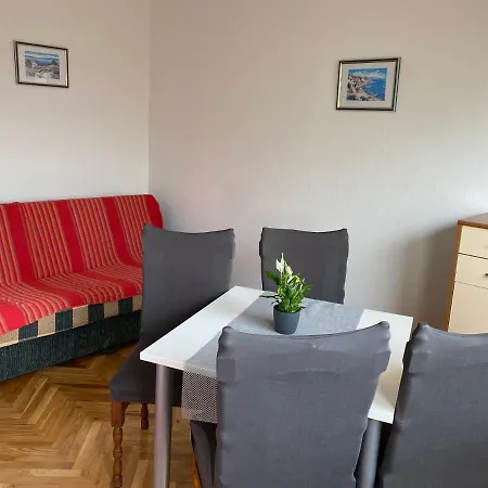 Mihoci Apartment