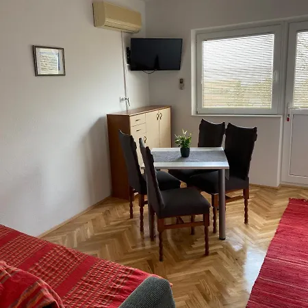 Mihoci Apartament Starigrad Paklenica