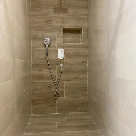 Mihoci * Starigrad Paklenica