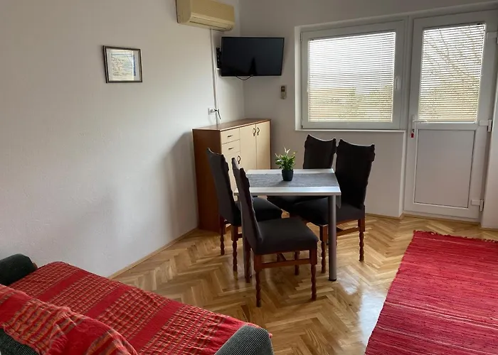 Mihoci Appartamento Starigrad Paklenica