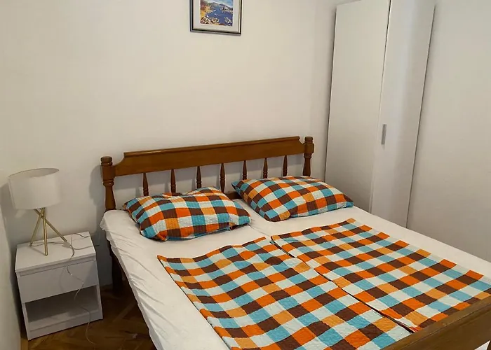 Mihoci * Starigrad Paklenica